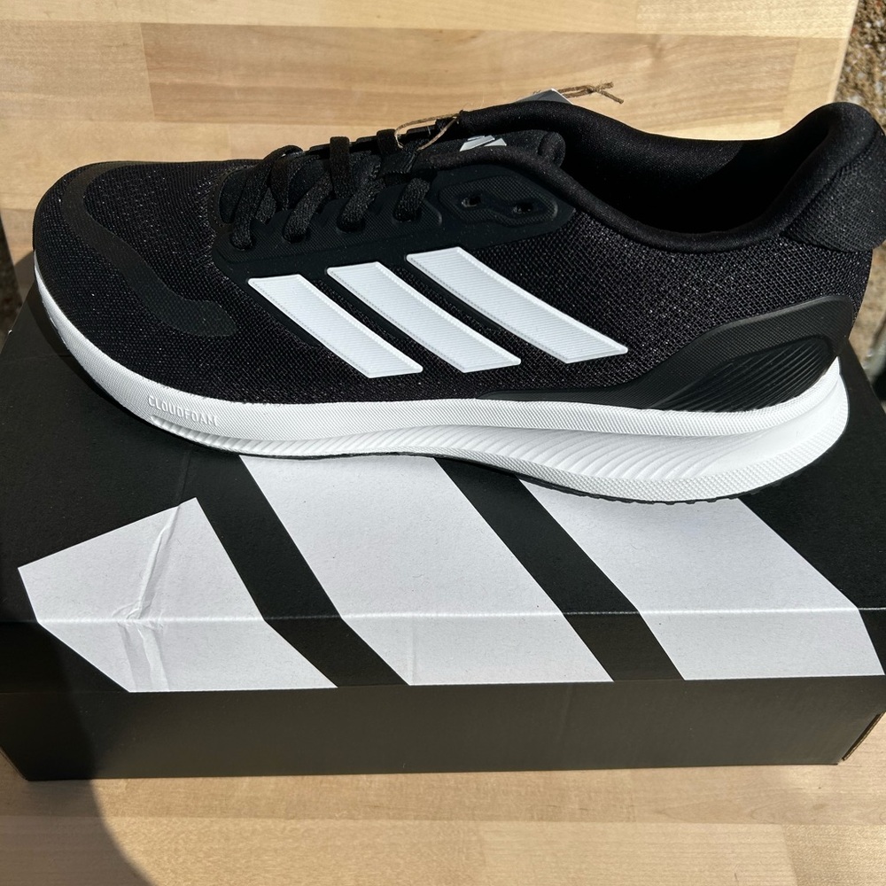 Adidas Runfalcon 5 Mens Running Shoes Black White IH7758 Size 10.5 New